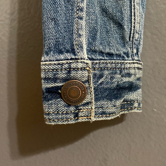 AE Cropped Denim Jacket - Picture 7 of 11